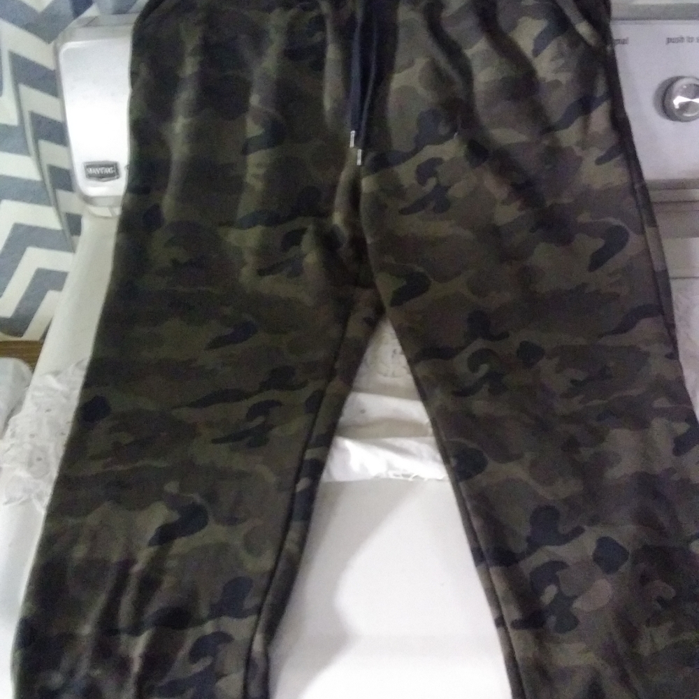 Camouflage sweat pants